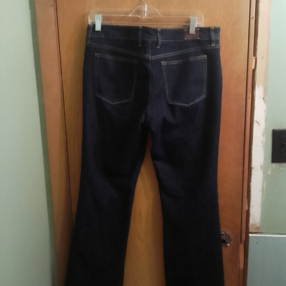 Elegant Navy Flare Jeans Banana Republic Curvy Boot‎ Cut